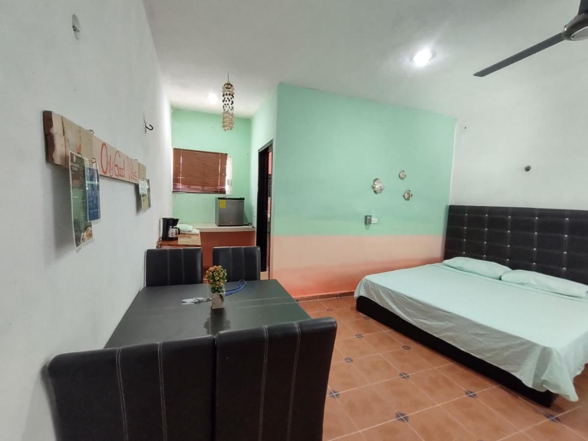 Hotel Villa Gabriela - Restaurant, Bikes ,Lands Tours セレストゥン エクステリア 写真