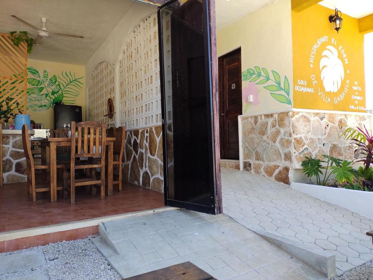Hotel Villa Gabriela - Restaurant, Bikes ,Lands Tours セレストゥン エクステリア 写真